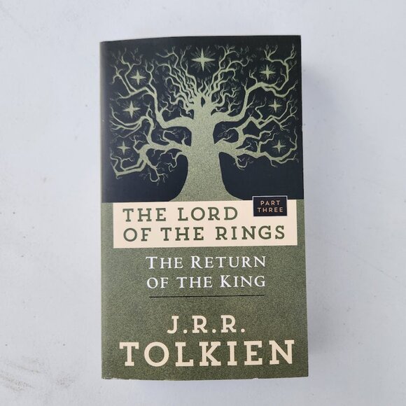 NEW J.R.R. Tolkien Book Bundle Set The Hobbit Lord of the Rings 4 Books Paperbac - Picture 3 of 9